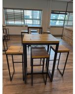 Bar/statafel met krukken (sta406)