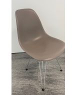 Vitra Eames DSR stoel taupe (vs4013) 